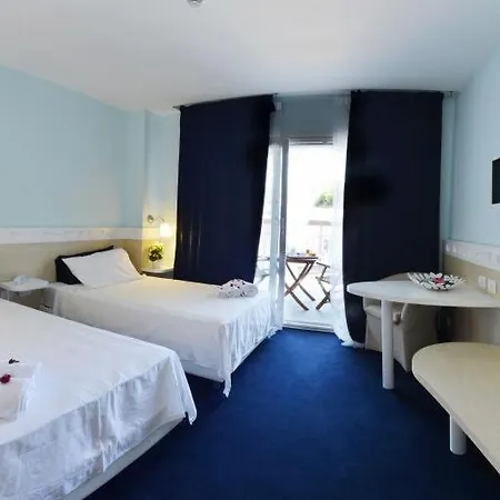 Отель Nicotel Ostuni Каровиньо