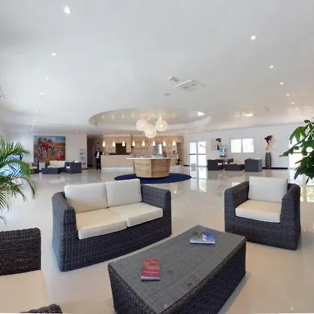 Nicotel Ostuni Каровиньо